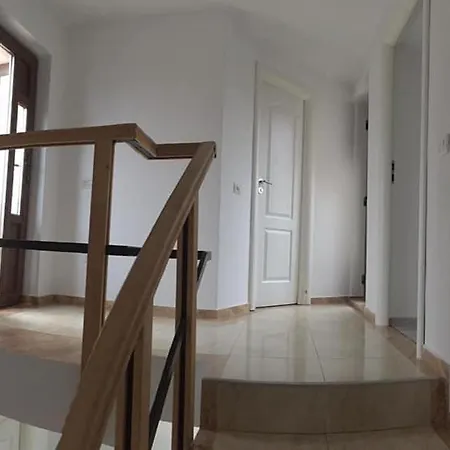 Vila Riviera *